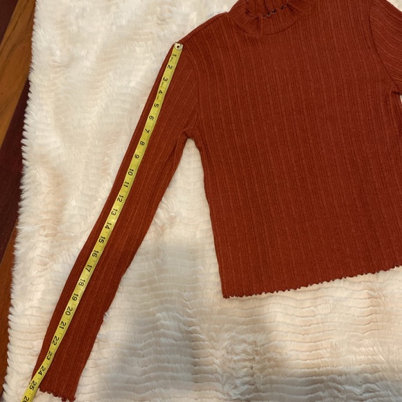 Forever 21 Cute Lightly Ribbed Long sleeve Lettuce Edge Mock Turtleneck - Picture 5 of 5